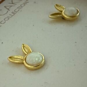 Sterling Silver base, Gold plated, Fire Pearl Bunny Earings